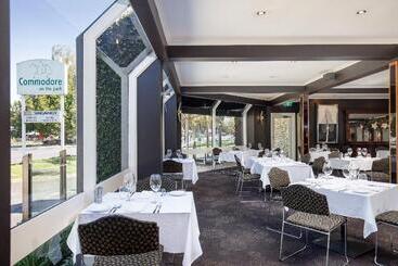 מוטל The Commodore