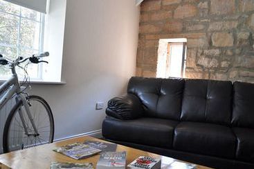 Tomlinson S Cafe & Bunkhouse Hostel