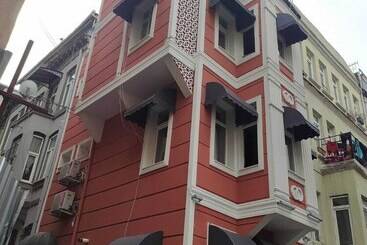 Aparthotel Taksi̇m Red Sui̇ts