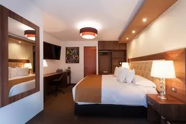 هتل Inti Punku Machupicchu  & Suites