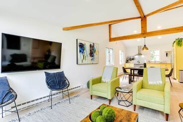 קוטג'' Modern Monticello Home W/ Hot Tub + Pond