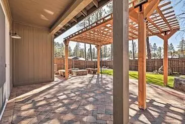 コテージ Flagstaff Oasis W/ Hot Tub   3 Mi To Downtown!