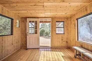 Mökkimajoitus Artist S Retreat W/ Pecos National Park Views!