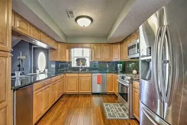 Mökkimajoitus Bayview Lake House W/ Dock On Lake Of The Ozarks