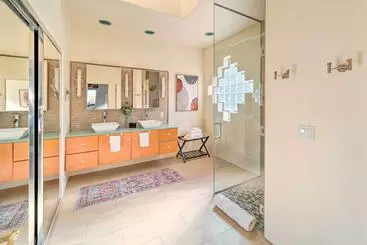 コテージ Central Sedona Home W/ Red Rock Mtn View, Fire Pit