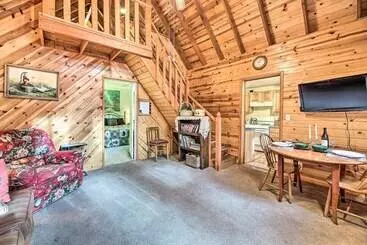コテージ Cute Pinetop Cabin W/ Gas Grill Hike & Golf!