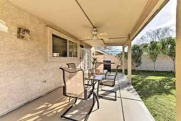 Vakantiehuisje Gilbert Home W/ Pool < 1 Mi To Town Square!