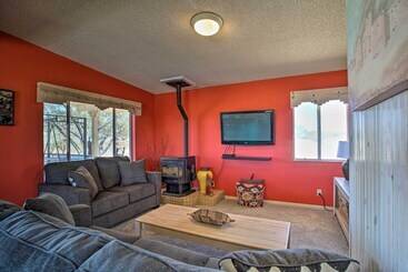 茅舍 Funky & Colorful Desert Abode By Joshua Tree