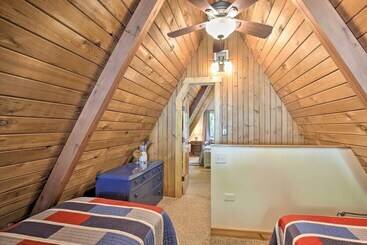 Lake Pepin Cottage W/ Decks + Private Beach!