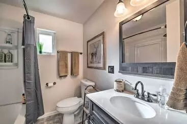 Mökkimajoitus On The Rocks   A Modern Home W/ Decks & Views