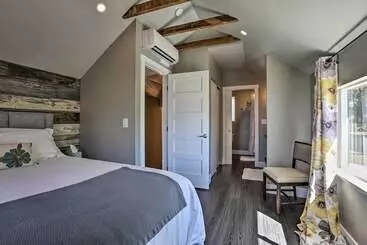 Mökkimajoitus La Fire Victims Discount: Sierra Sunset Inn!