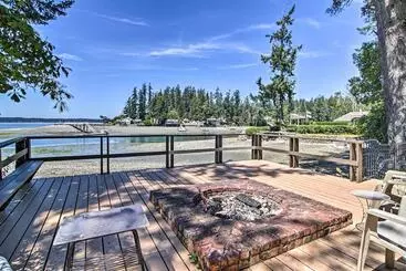 Mökkimajoitus Waterfront Cabin W/ Fire Pit In Gig Harbor!