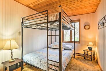 קוטג'' Brocton Escape: Skiing, Snowtubing, Hiking!