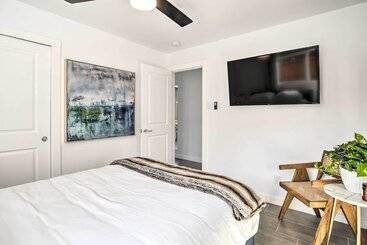 Сельский дом Stylish Albuquerque Home ~ 6 Miles To Downtown!