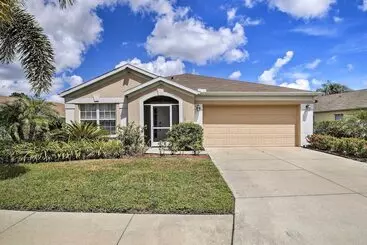 Mökkimajoitus Bradenton Home W/ Saltwater Pool, Spa & Lanai!