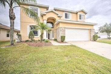 Landhus Dog Friendly Kissimmee Home W/ Lanai + Pool!