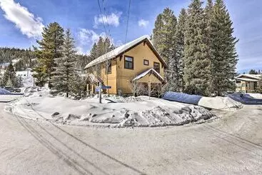 Dom wiejski Mountainside Winter Park Ski Home W/ Hot Tub