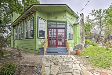 Vakantiehuisje The Lilly House: Historic Glen Rose Home W/ Porch!