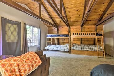 コテージ 4 Season Tahoe Hideaway: 1 Block To Biking!