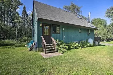 コテージ Lake Placid Chalet: Deck & Forest Views!