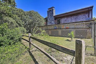 Coastal Cottage: Walk To Chipman S Cove!