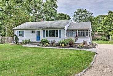 Casa Rural Hamptons Bay Home On Shinnecock Bay W/ Yard!