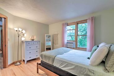 Walk To Beach & Main Street: Hyannis Cottage