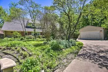 کلبه Private Home W/ Hot Tub & Patio Near Dtwn Tulsa