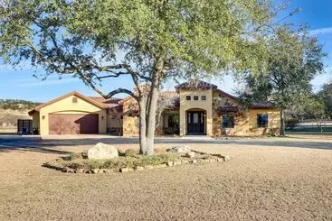 コテージ Stylish Home W/ Hot Tub ~ 4 Mi To Canyon Lake