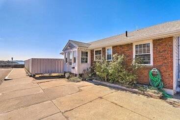 کلبه Waterfront Retreat W/ Deck ~ 7 Mi To Boston!