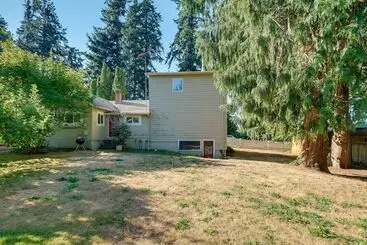 Mökkimajoitus Charming Indianola Home: Walk To Town!