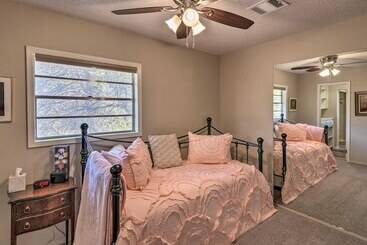 بيت ريفى Charming Texas Home W/ Stunning Canyon Views!