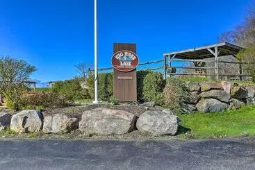 コテージ Near Skiing & Hiking: Gouldsboro Home W/ Yard