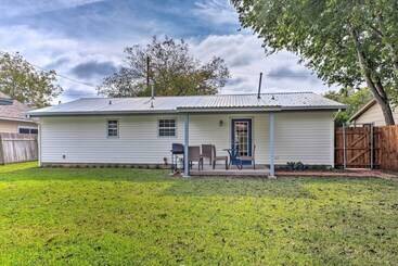 Hus på landet Pet Friendly Georgetown Home < 1 Mi To Dtwn!