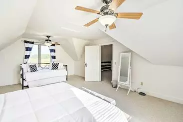 コテージ Algoma Lake Retreat W/ Bbq Grill, Yard & Fire Pit!