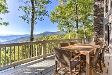 コテージ Luxurious Waynesville Family Home W/ Gorgeous View
