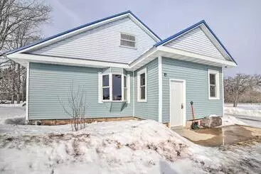 Mökkimajoitus Secluded & Peaceful Upper Peninsula Getaway!