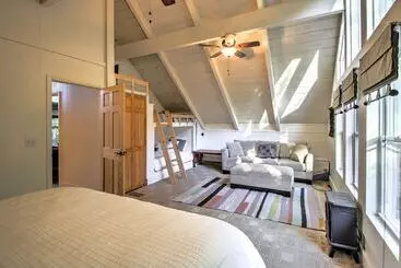 コテージ Gilford Cabin   2 Mi To Gunstock Mountain Resort!