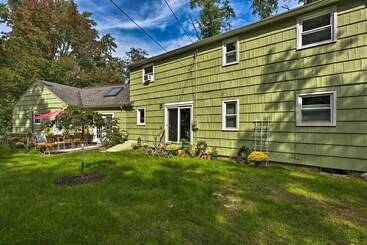 Quinta ou Casa Rural Pittsford Trolley Home   Near Erie Canal!