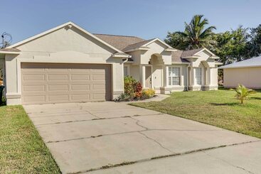 Dom wiejski Family Friendly Port St Lucie Home W/ Patio!