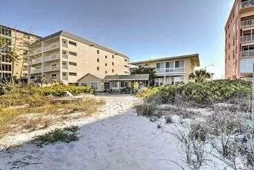 Indian Shores Cottage W/ Cabana   Steps To Beach!