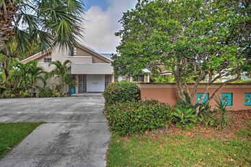 Casa Rural Walk To Private Beach: Poolside Oasis In Pompano