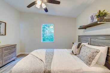 Сельский дом Peaceful Lady Lake Home W/ Screened In Porch!