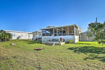 Gîte Rural Sunny Waterfront Welaka Home W/ Private Dock!