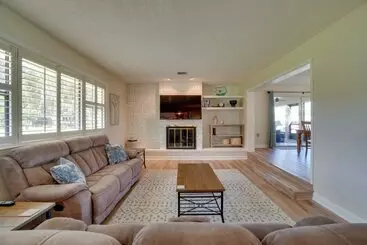 コテージ Bright & Spacious Tavares Home W/ Boat Dock!