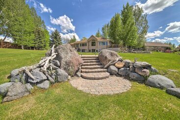 Gîte Rural Idyllic Idaho Falls Retreat W/ River Views!