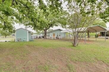 Hus på landet Pet Friendly Lake Buchanan Retreat W/ Fire Pit!