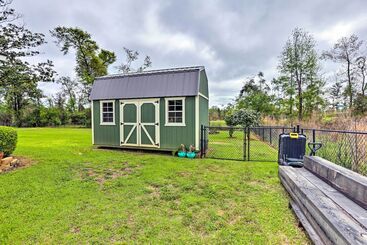 Dom wiejski Sunny Florida Abode Patio, Pool, & Fire Pit