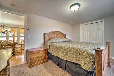 بيت ريفى Dolores Ranch Cabin W/ Hot Tub & 1 Acre Yard!