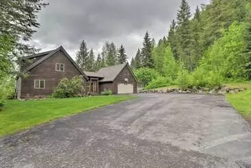 Hus på landet Quiet + Elegant Whitefish Home W/ Hot Tub